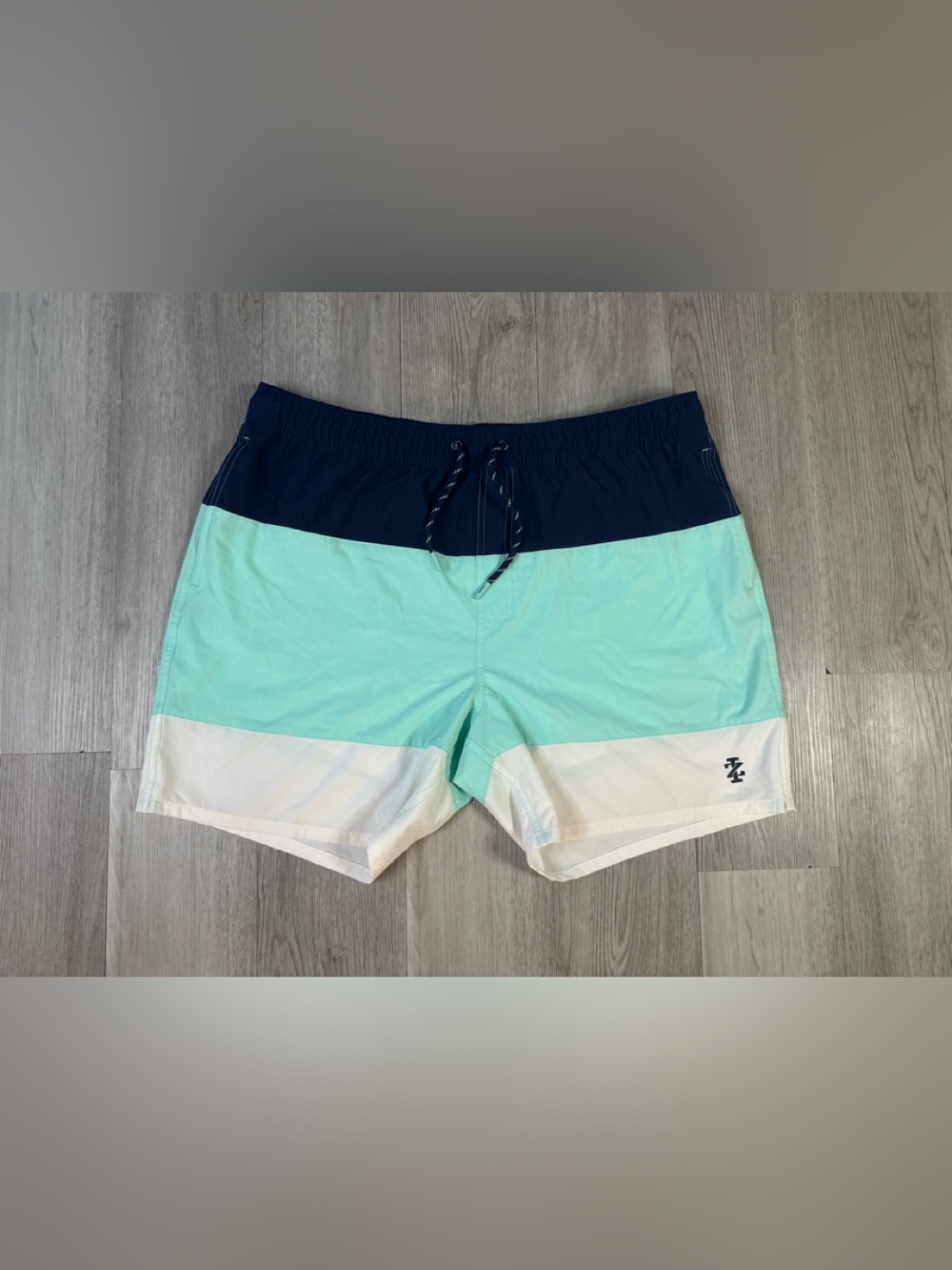 IZOD Saltwater Men's XXL Navy/Mint/White Colorblock Swim Trunks Lined Drawstring